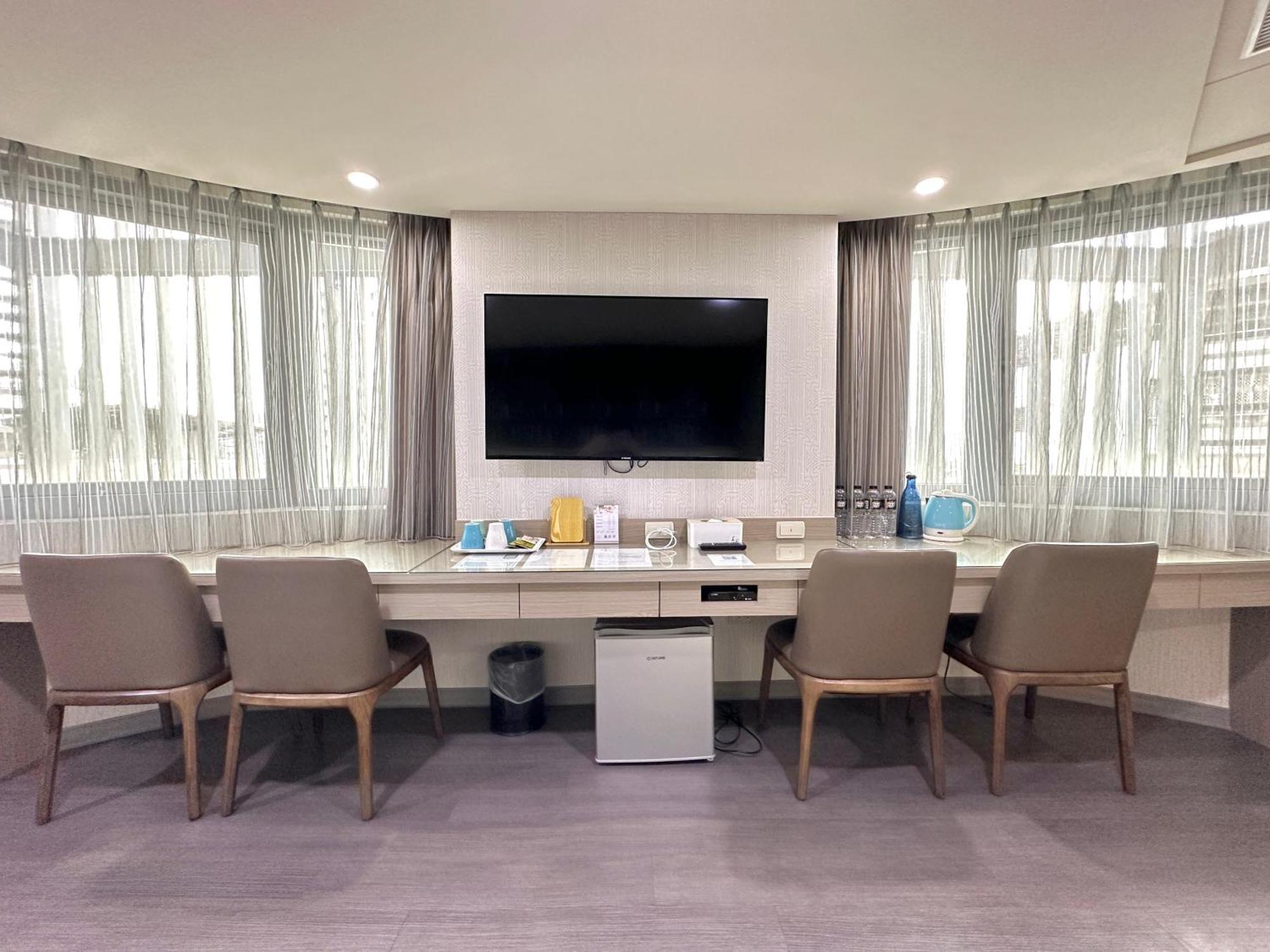 Mei Hotel Тайчжун Экстерьер фото
