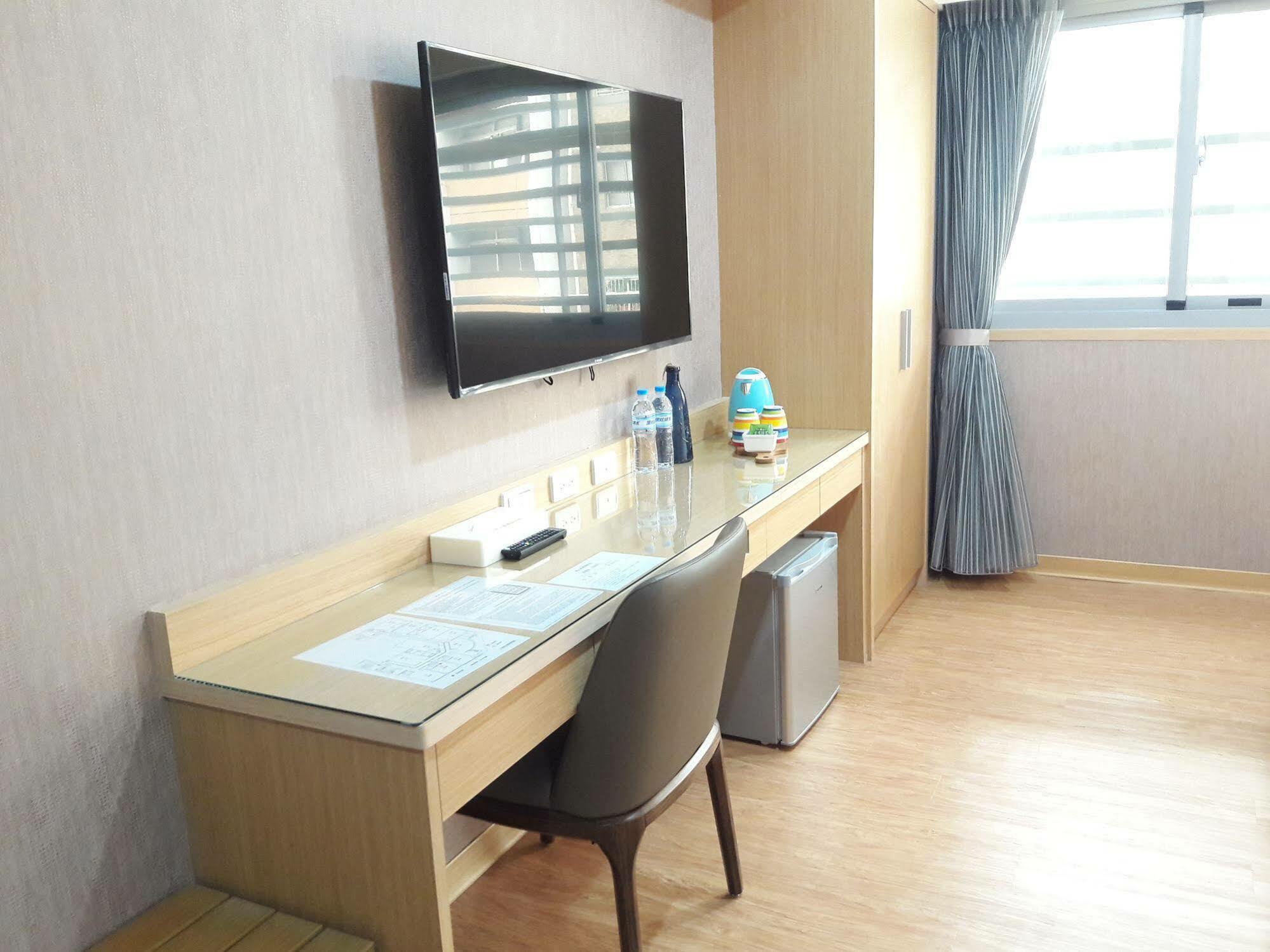 Mei Hotel Тайчжун Экстерьер фото