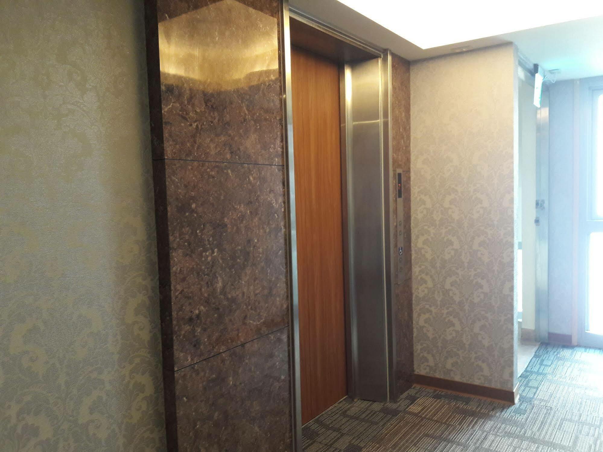 Mei Hotel Тайчжун Экстерьер фото